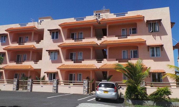 Grand Gaube Apartment | 2 BEDS FULLY FURNISHED APARTMENTS AT 2 MINUTES WALK TO THE BEACH IN THE NORTH.