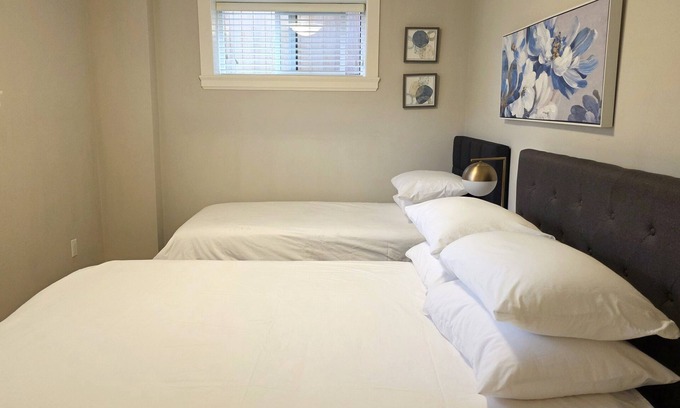 Burnaby Apartment | 2 Beds suite near Metrotown and Skytrain