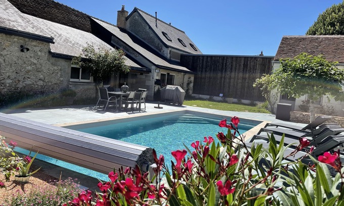 Azay-sur-Cher Cottage | 2 character gîtes, swimming pool, Châteaux de la Loire, 6 bedrooms 4SDBWC, 12 pers.