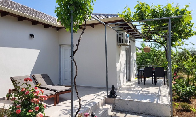 Skala Potamias House | 2 cozy cottages idyllic in the olive grove