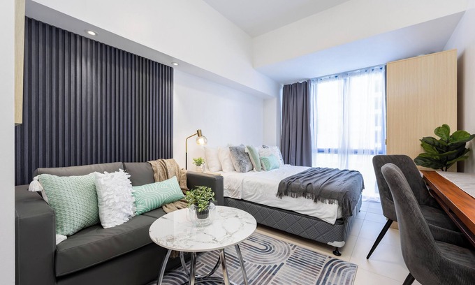 Lahug Condo | 2 Furnished Studios with WiFi, Gym & Pool—Prime Central Location Cebu IT Park