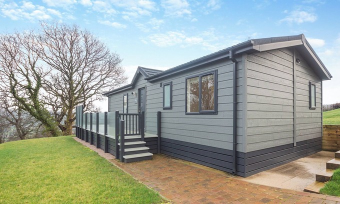 Llanychan Cottage | 2 bedroom accommodation in Llanrhaeadr-yng-Nghinmeirch