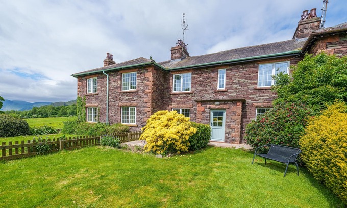 Watermillock House | 2 Gowbarrow Cottages - Lovely garden & Dog-friendly