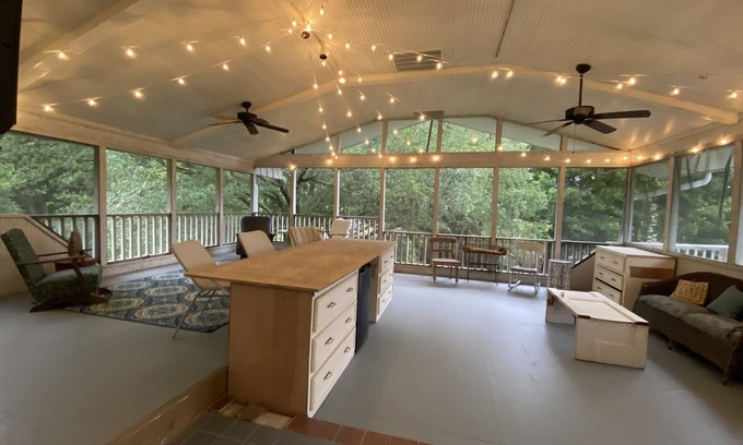 Ridgeland House | 2 Kings Private Retreat Close to Shopping and Restaurants
