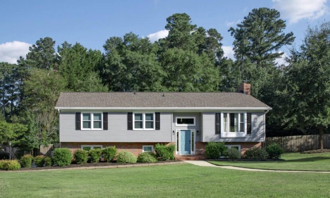Conestee House | 2 Living Spaces -2800 ft.² -Sleeps 10