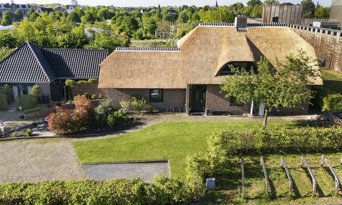 Stadsdam Apartment | 2 luxury holiday cottages in the beautiful Maximapark in Utrecht, Free parking