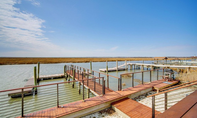 Cape May Court House House | 2 Mi to Stone Harbor Beach: Lovely Bayfront Home