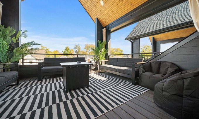 North Nashville House | 2 Miles from Broadway Rooftop Lounge!