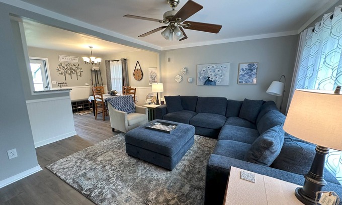 Loveland House | 2 min to Loveland,15 min to Kings Island-2 bed, patio, fenced yard,pet friendly