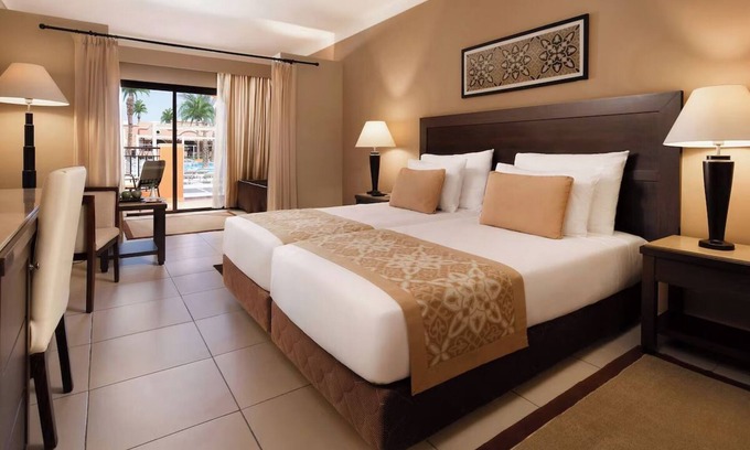 El Quseir Hotel | 2 Modern Rooms with Heated Pools, Spa and Aqua Coraya Water Park Acess