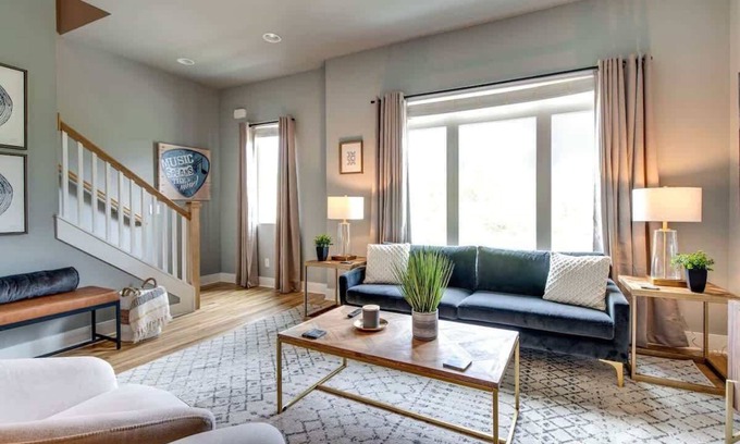 Haynes Area House | 2 Nashville Homes with Private Rooftop Oasis