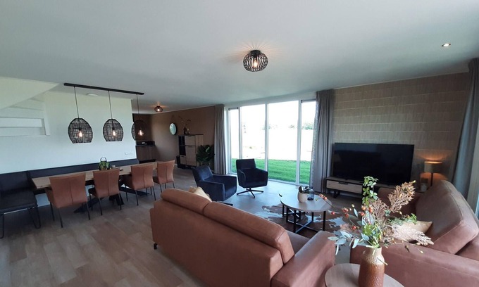 Leons House | 2 new modern homes located next to each other
