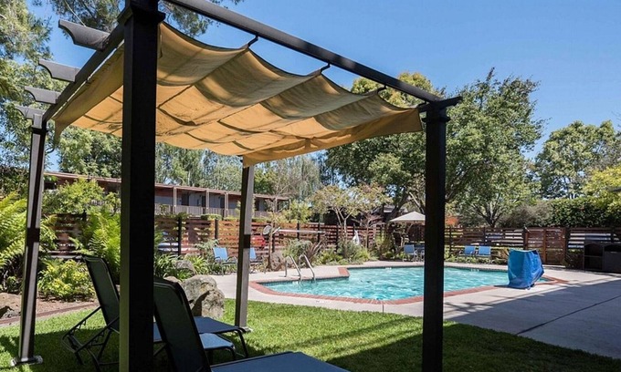 Barron Park House | 2 Peaceful Creekside Room with Free Parking, Balcony & Heated Pool