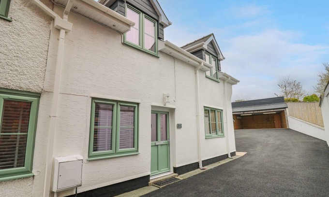 Rhayader Cottage | 2 PENPORTH, family friendly, with open fire in Rhayader