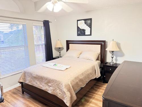 Winter Garden House | 2 private rooms in a quiet neighborhood can book up to 4 people
