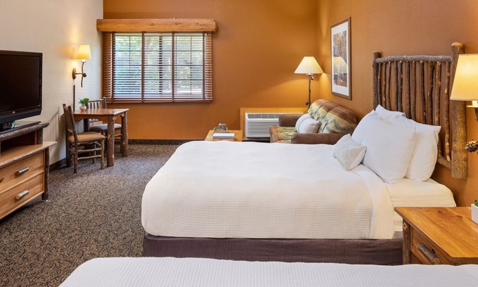 Rothschild Hotel | 2 Queen Studio With Kitchen, Access to Pool, Hot Tub, and Gym