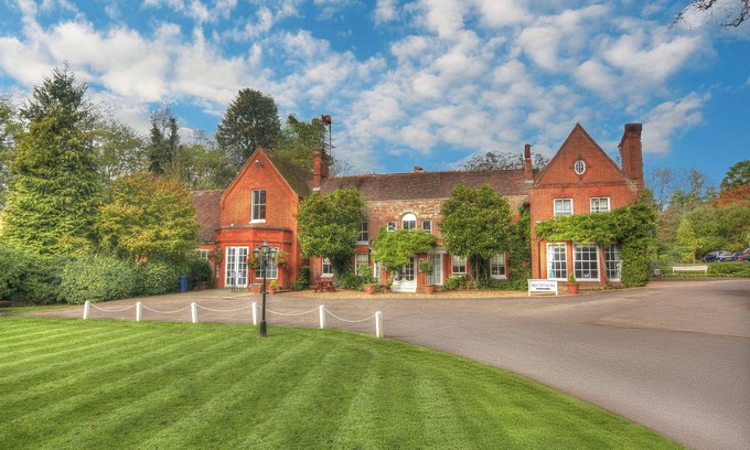 Ipswich House | 2 Relaxing Rooms w/Pool, Steam Room & Garden Access at Charming Ipswich