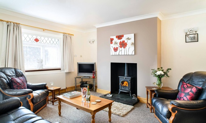 Llanybri Cottage | 2 Rock Cottage, Llansteffan