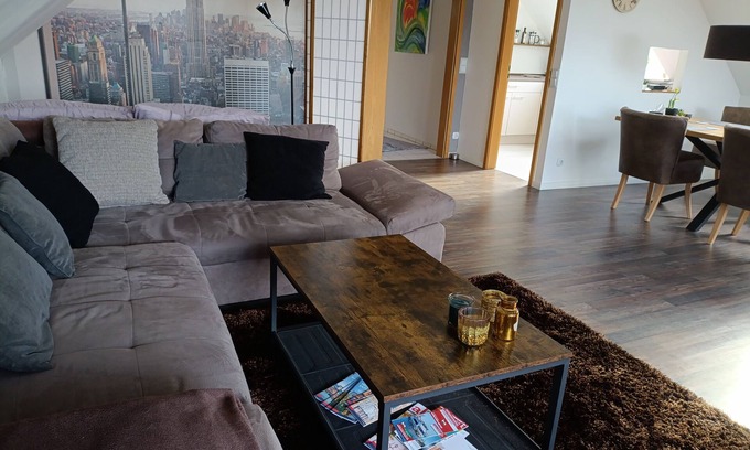 Hamburg-Mitte Apartment | 2 room 86sqm DG apartment on the outskirts of Hamburg