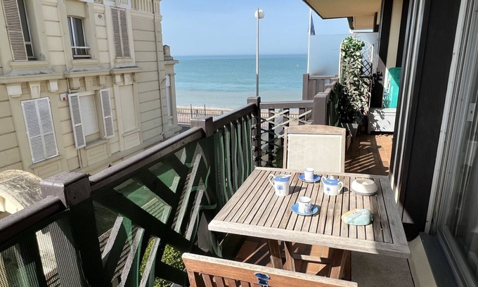 Cabourg Apartment | 2-room apartment with balcony near city center