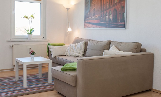 Eutritzsch Apartment | 2 rooms apartment, kitchen, bathroom, balcony, HD TV, WiFi, parking - near zoo, fair