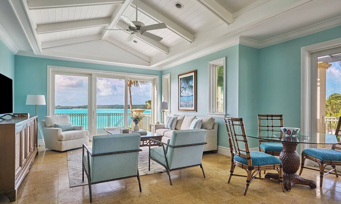 Rokers Point Hotel | 2 Spacious Oceanfront Room: Outdoor Pool Access with Panoramic Ocean Views