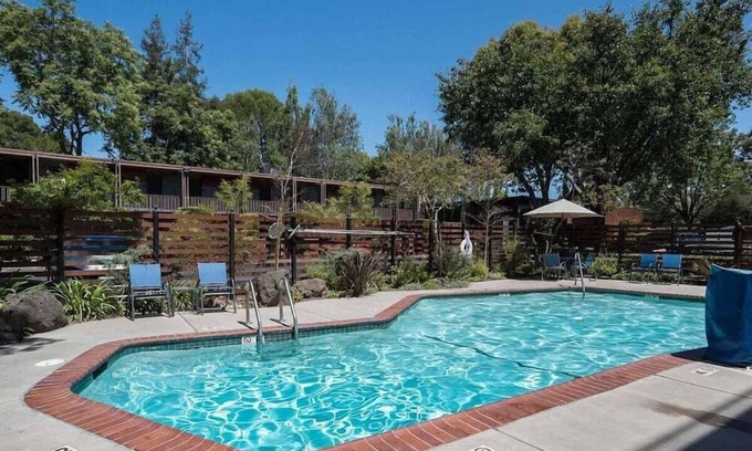 Barron Park Hotel | 2 Spacious Unit with Heated Pool, Free Breakfast & Parking Near Stanford