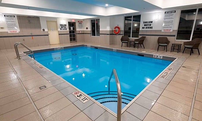 Huntsville Hotel | 2-Star Hotel ∙ Holiday Inn Express & Suites Huntsville, an IHG Hotel