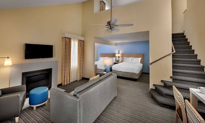 Sharonville House | 2 Units Close to Gorman Park! Pool, FREE Breakfast, FREE Parking, Full Kitchen!