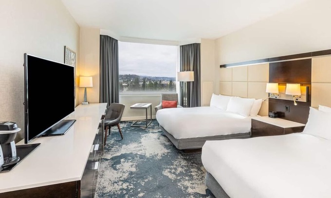 Redwood Shores Hotel | 2 x Two Double Water View Room at Grand Hotel San Francisco, Pets Allowed