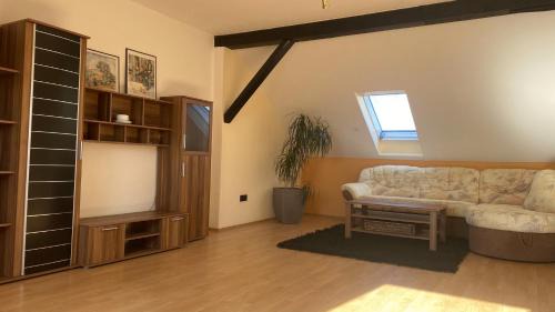 Iffezheim Apartment | 2 Zimmer Wohnung nahe Galopprennbahn