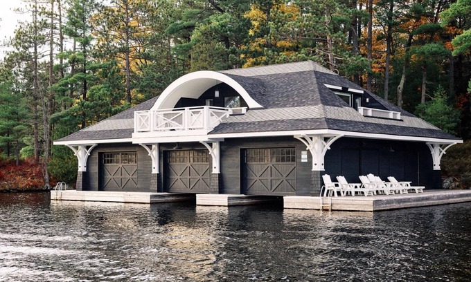 Port Carling Cottage | 20 acre Private Island, 1+mile walking path, Sleeps up to 22!