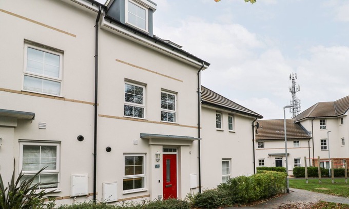 Mabe Cottage | 20 BISHOPS WAY, pet friendly, country holiday cottage in Falmouth