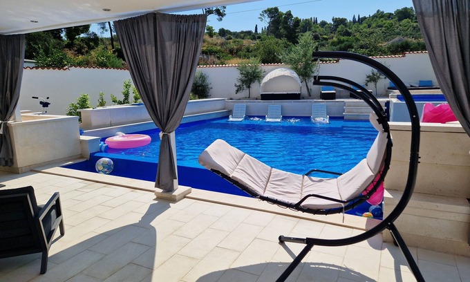 Sutivan Villa | 20% DISCOUNT ON RESERVATIONS from 27.08.2025
