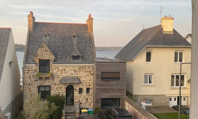 Saint-Mathieu Apartment | 20 meters from the beach, T2 sea view apartment for rent,