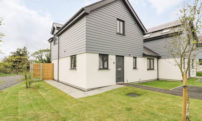 Brynteg Cottage | 20 PARC DELFRYN, family friendly, with a garden in Benllech