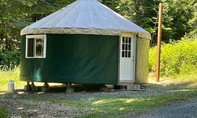 Cottage Grove Cabin | 20' yurt on private property