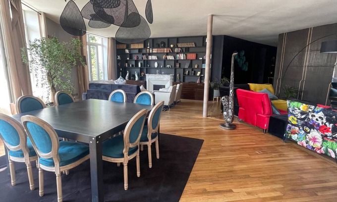 Epinal Apartment | 200 m² Apartment ∙ 3 bedrooms ∙ 8 guests