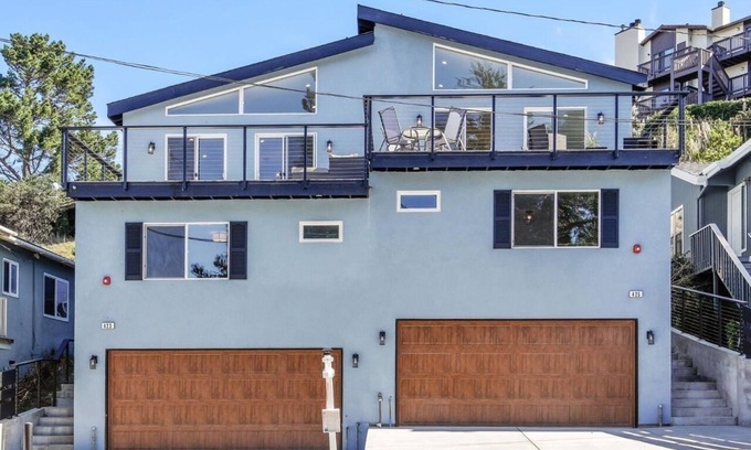 Edgemar - Pacific Manor House | 2019 Build, New, Modern, Stunning 4 Bedroom 3 Bath Home w/Ocean View!