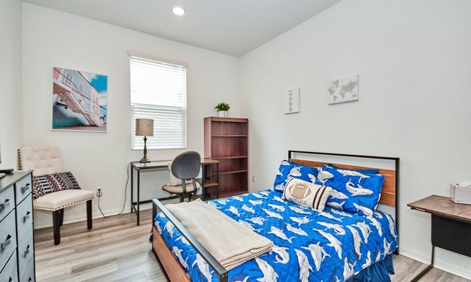 Upland Condo | 2022 Built~Downstairs Private Suite*Next to Mall*Monthly Rental*HOA Amenities*中文