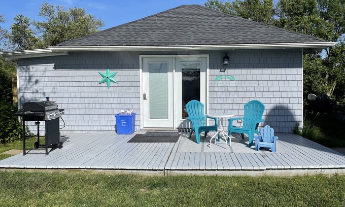 Point Judith Cottage | 2023 Updated Cottage in Pt. Judith w/Outdoor Shower
