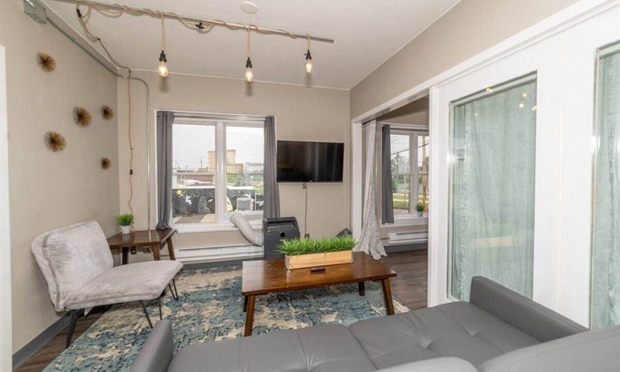 Appleton Apartment | 204 - Downtown 2 Bedroom Apartment