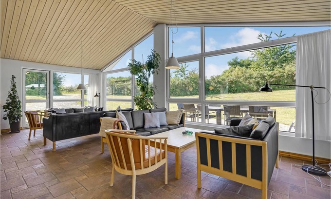 Skødshoved Strand House | 205 m² House ∙ 6 bedrooms ∙ 12 guests