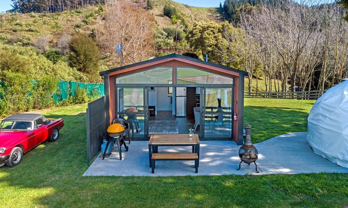 Patutahi Cabin | 208 Lake Road