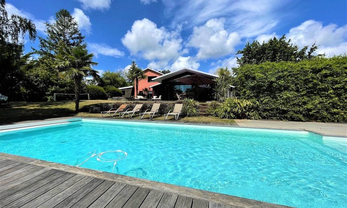 Saint-Marc-sur-Mer Villa | 210m2 haven of peace with outdoor swimming pool, close to the beach
