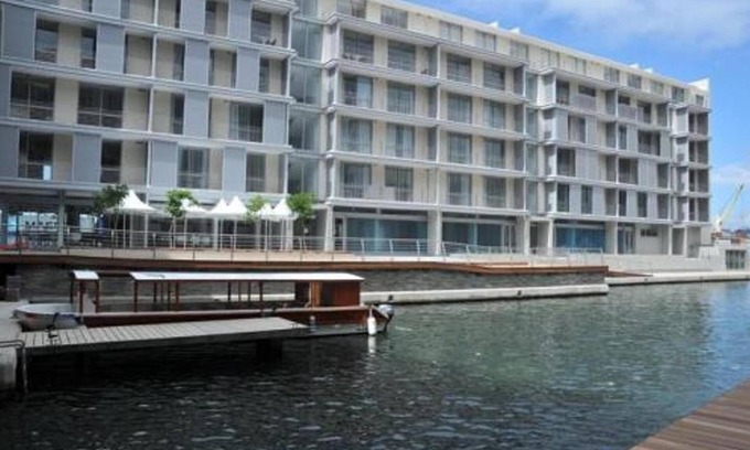 Foreshore Apartment | 214 Harbor Bridge Apartment