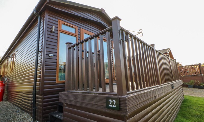 Tunstall Cottage | 22 BADGERS RETREAT, pet friendly in Catterick, North Yorkshire