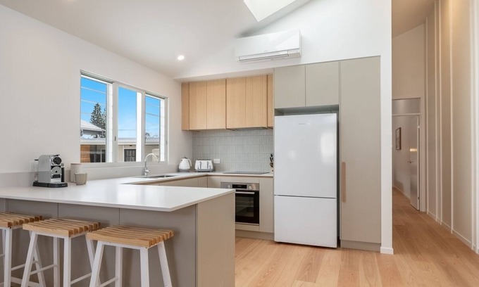 North Creek House | 22 North & South - Two modern duplexes in a prime location close to the beach