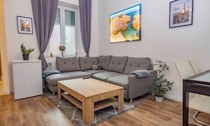 Innenstadt Apartment | #221 Lux-flat Neuss/D-messe/Netflix&amazon Prime/8 Personen