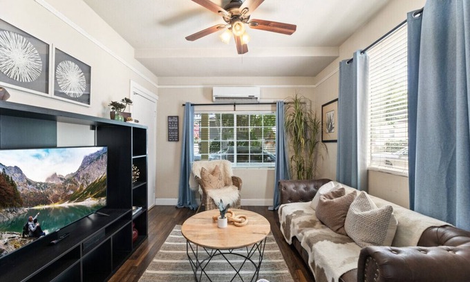 Midtown Sacramento Apartment | 23-1 · Perfect location walking distance to Everything!